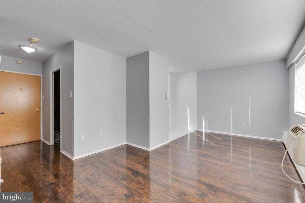 210117 Chestnut St #705 - Photo 3 of 10