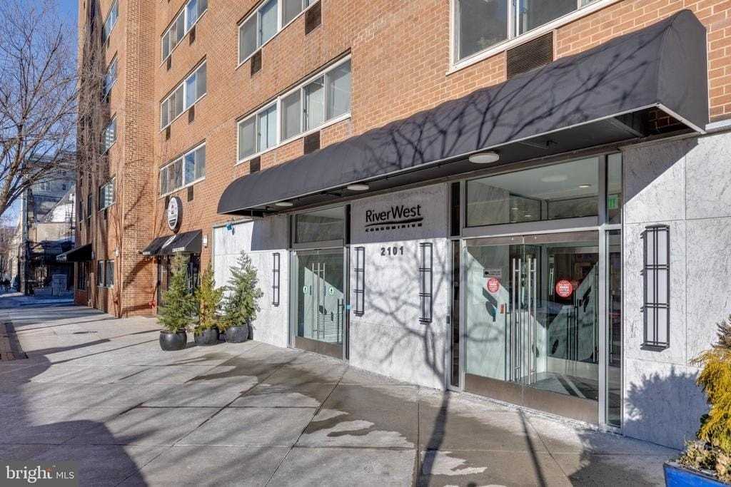 210117 Chestnut St #705 - Photo 7 of 10