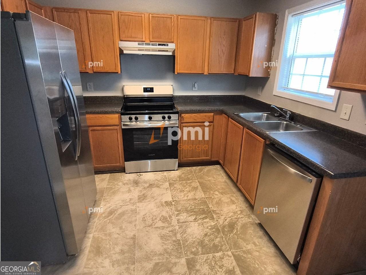 2015 Ivy Ln - Photo 4 of 18