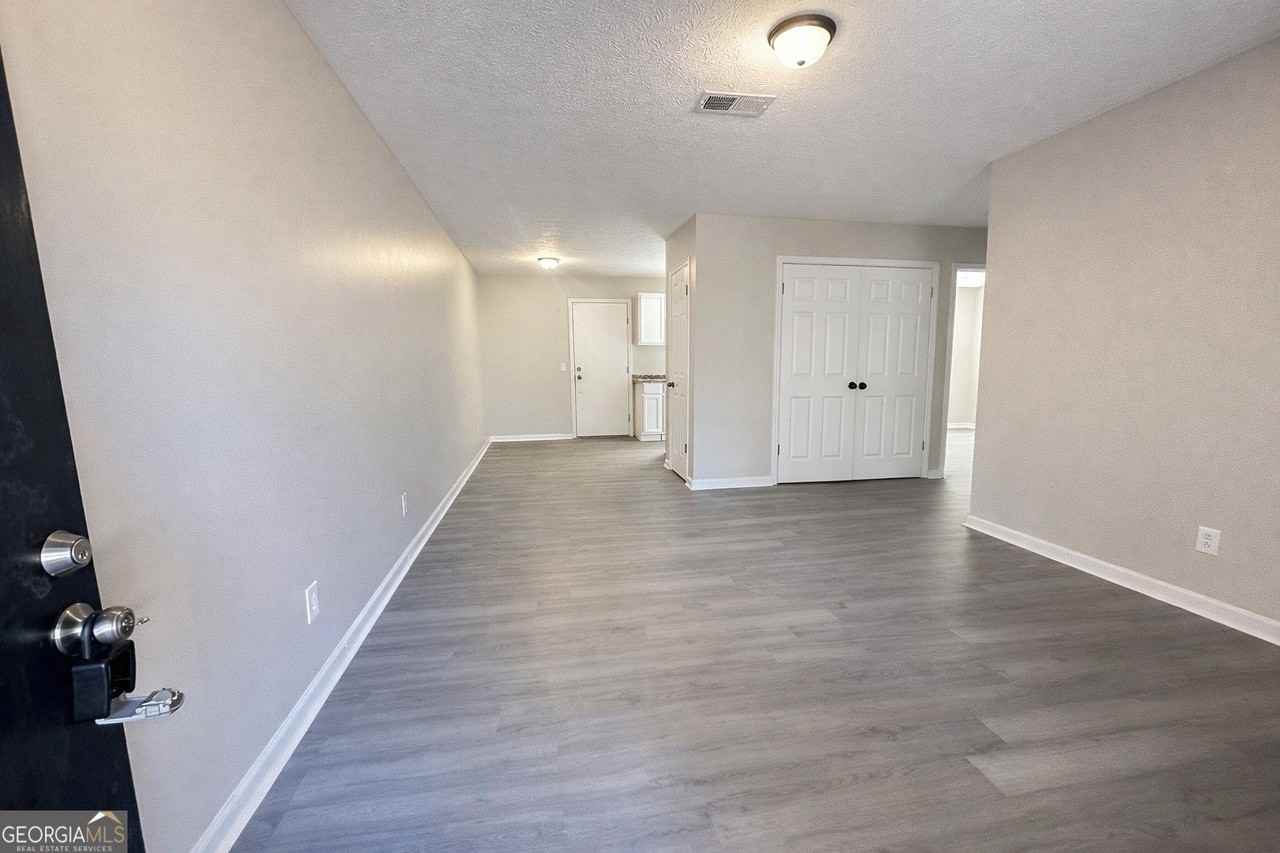 271 E Wright St Apt 30 #30 - Photo 3 of 12