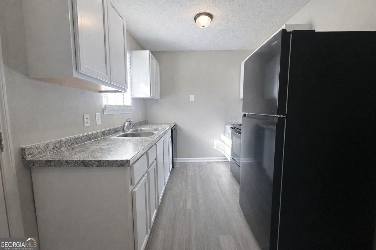 271 E Wright St Apt 30 #30 - Photo 6 of 12