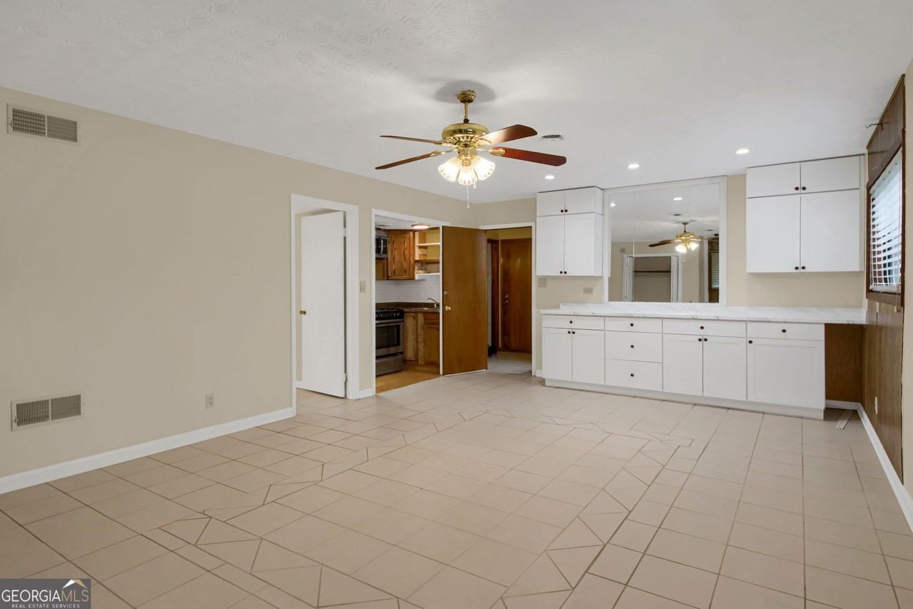 1462 Ester Ct - Photo 3 of 16