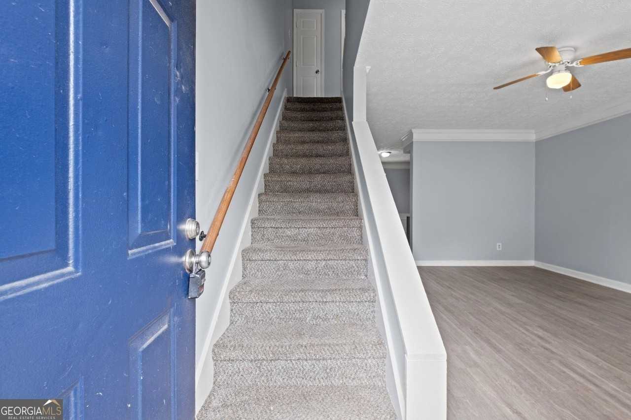 364 N 19th St Apt A #A - Photo 4 of 21