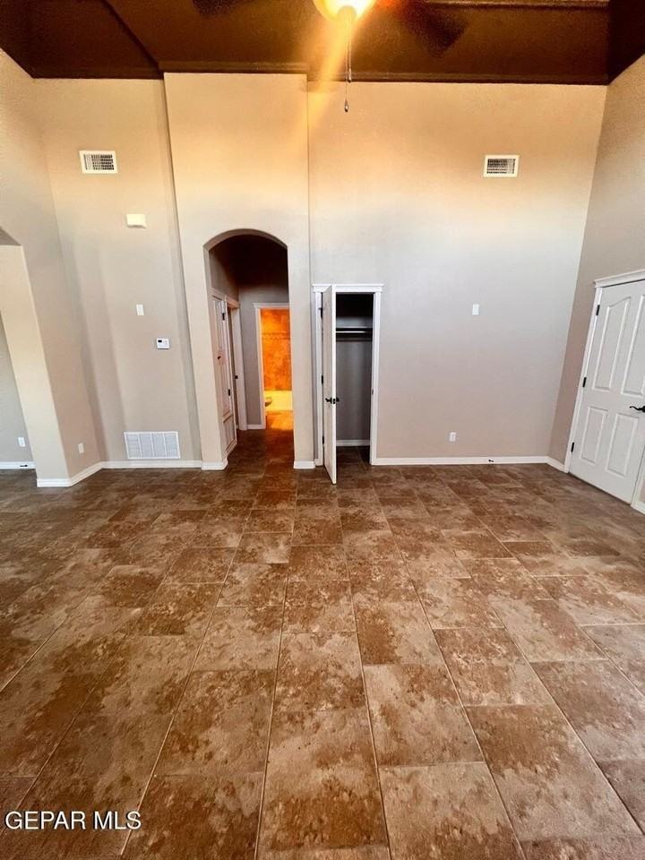 3630 Grand Bahamas Dr - Photo 6 of 24