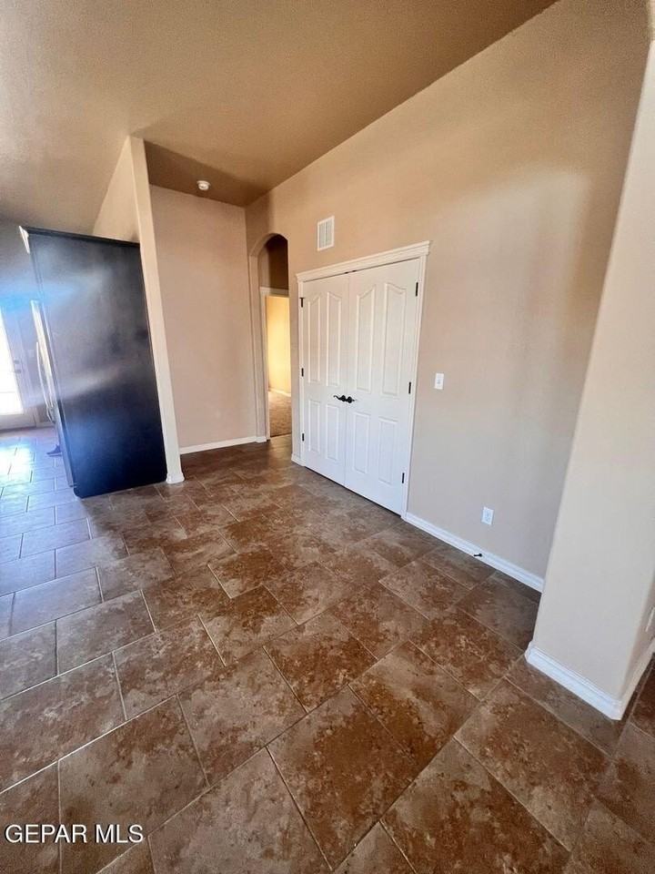 3630 Grand Bahamas Dr - Photo 7 of 24