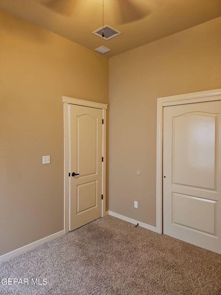 3704 Grand Bahamas Dr - Photo 5 of 12