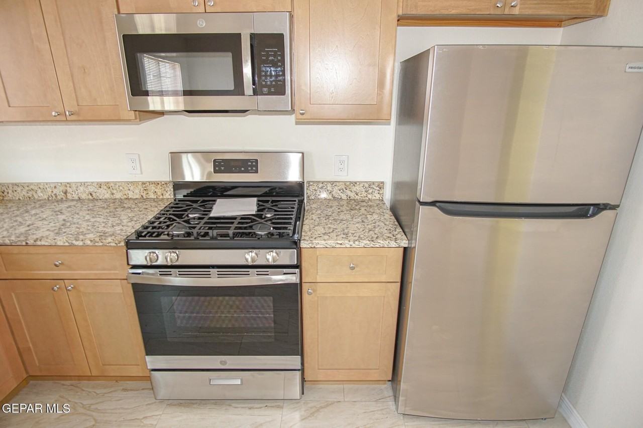 7320 Dale Rd Apt A #A - Photo 3 of 10