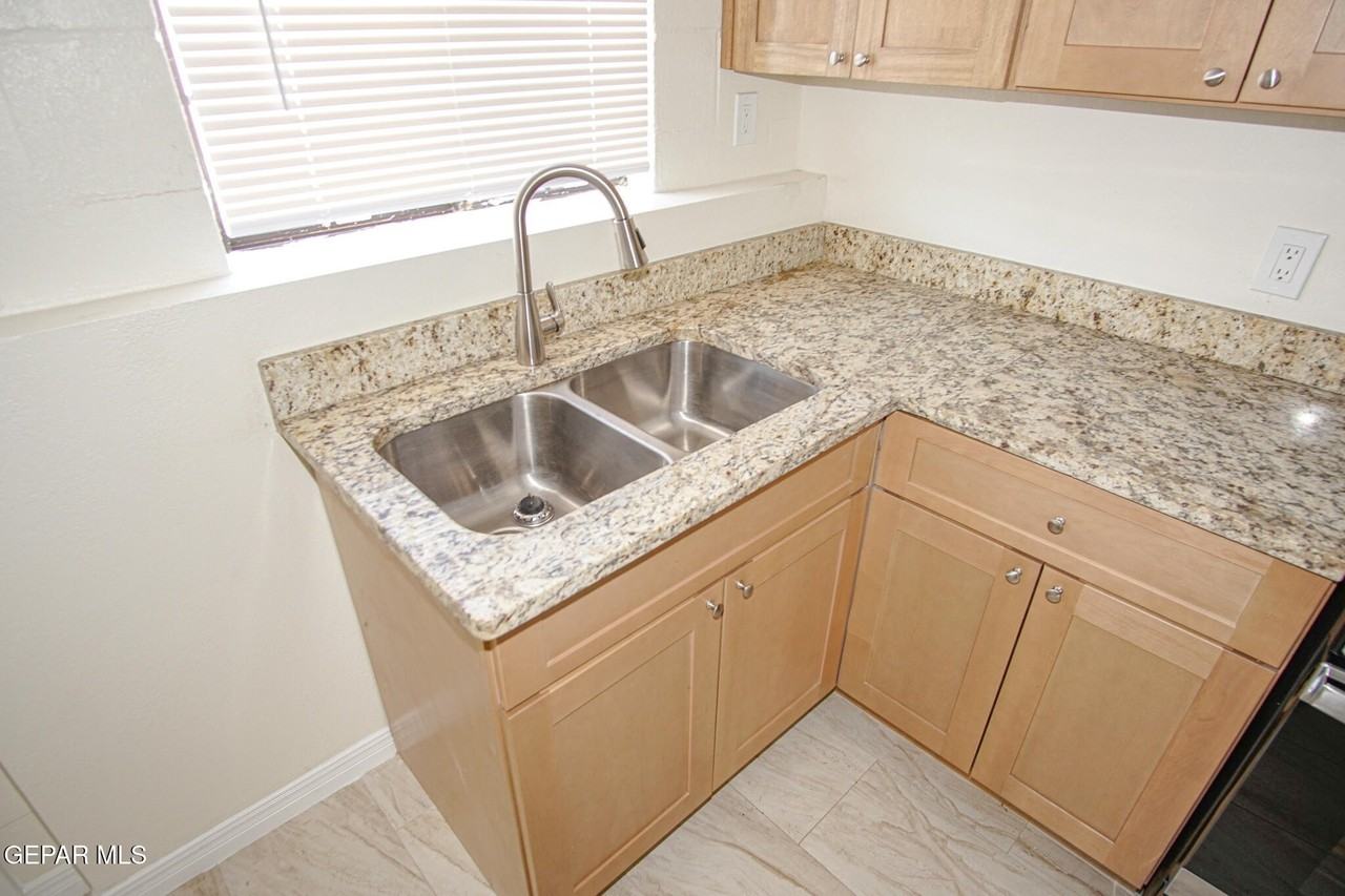 7320 Dale Rd Apt A #A - Photo 4 of 10