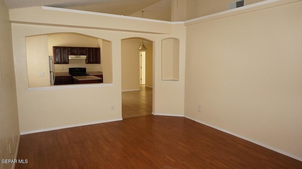 11632 Gypsum Hills Cir - Photo 3 of 24