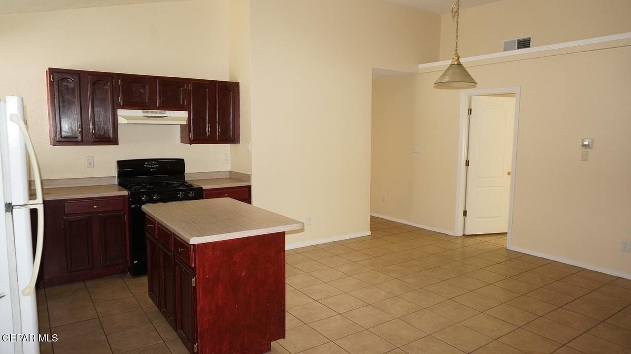 11632 Gypsum Hills Cir - Photo 5 of 24