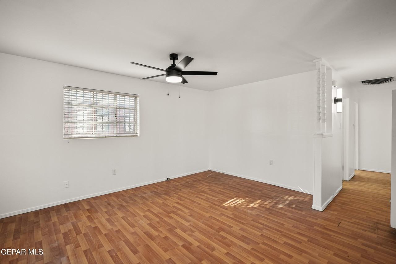 255 Francis St - Photo 5 of 22