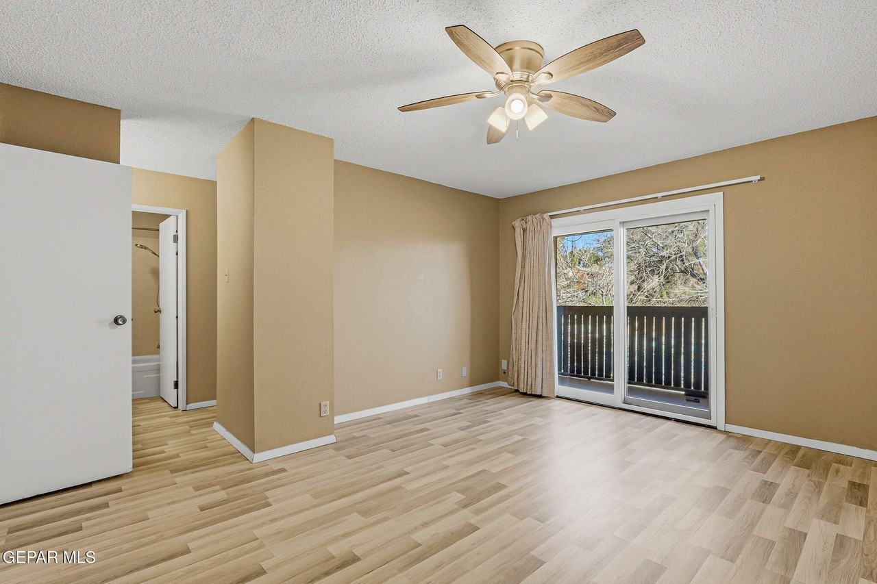 1644 Lomaland Dr Apt 118 #118 - Photo 5 of 36