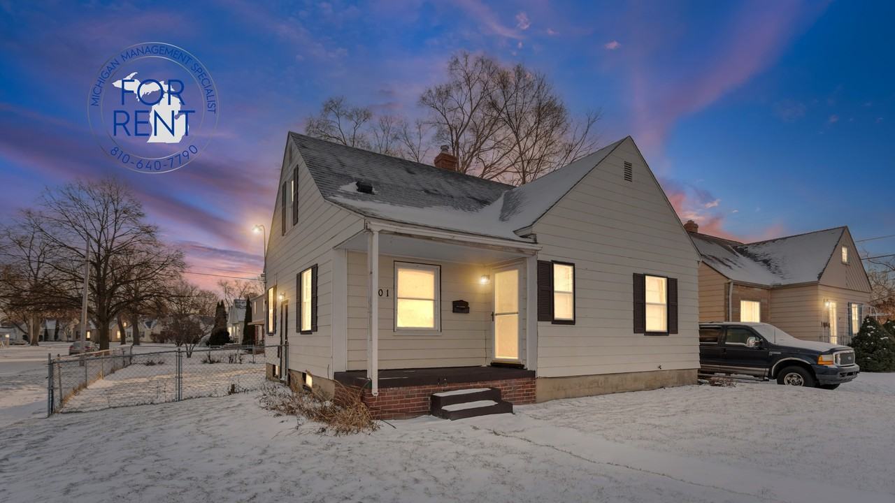 301 Chandler St #1 - Photo 3 of 50