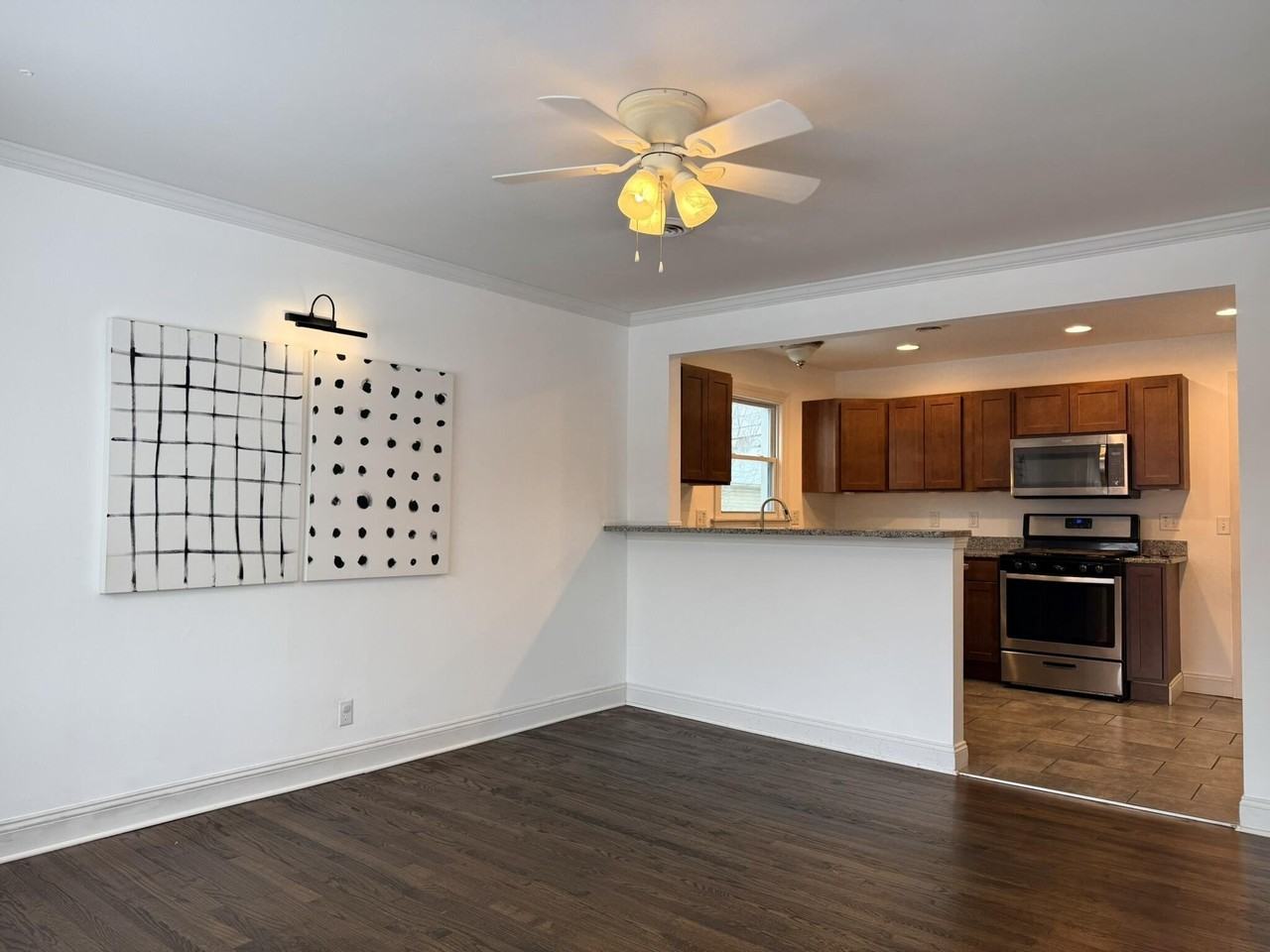 541 E Bennett Ave - Photo 3 of 18