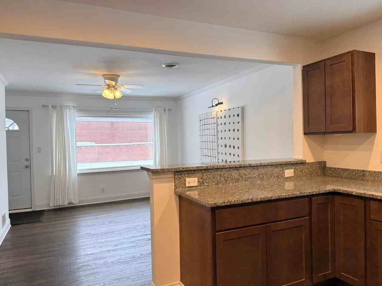 541 E Bennett Ave - Photo 6 of 18