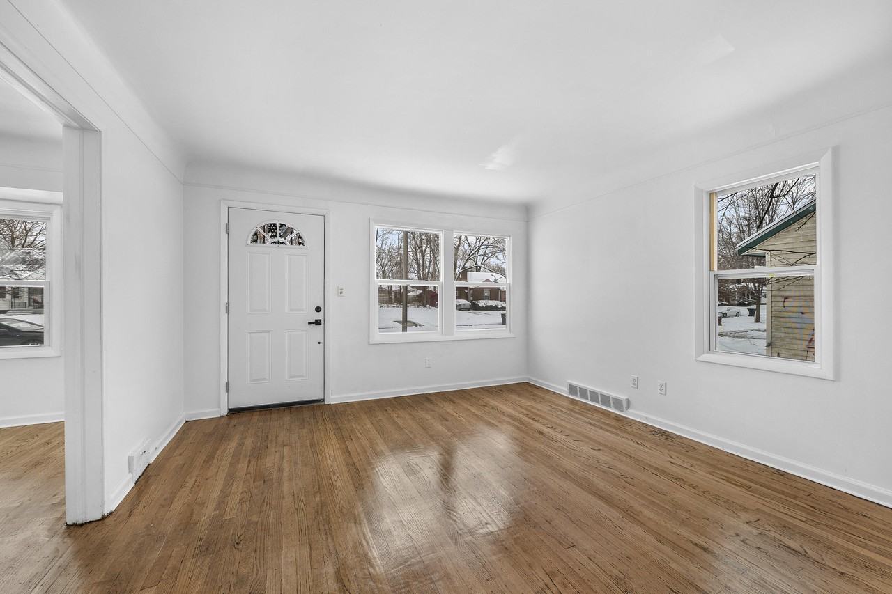 18525 Westmoreland Rd - Photo 5 of 25