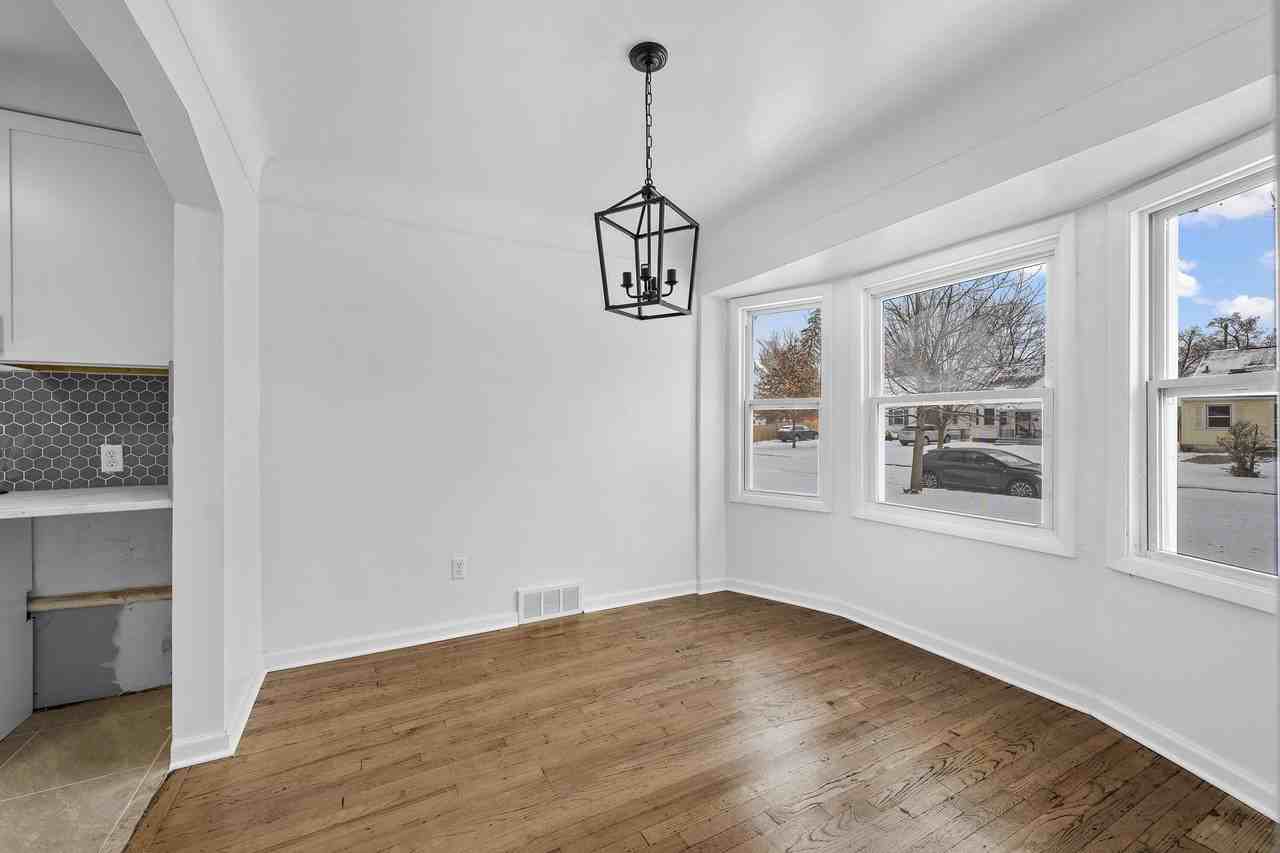 18525 Westmoreland Rd - Photo 7 of 25