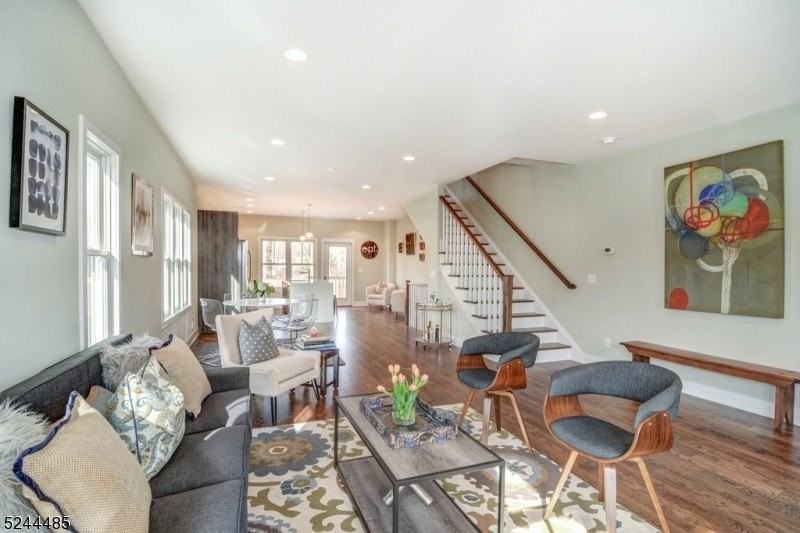 92B Grove St #B - Photo 3 of 19