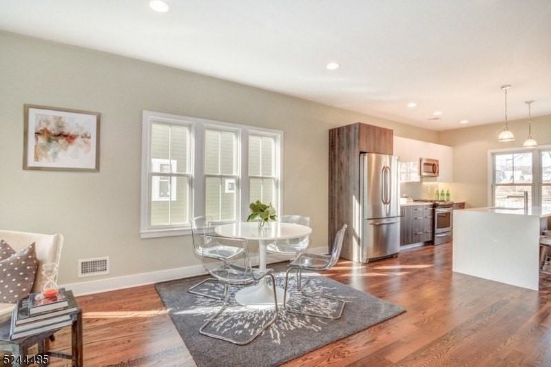 92B Grove St #B - Photo 7 of 19