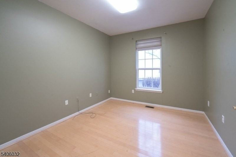 23 Hansom Rd - Photo 4 of 20