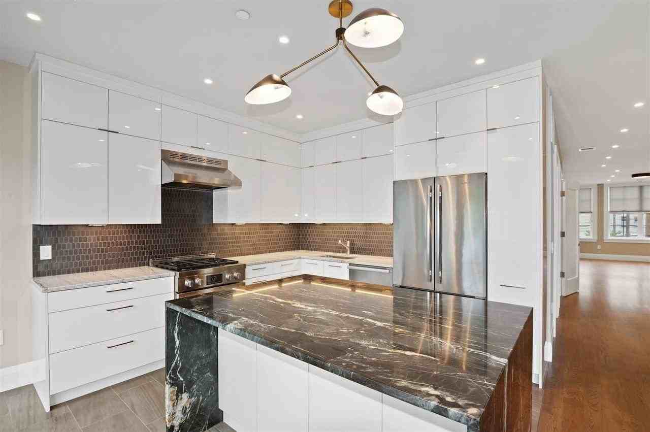 16 Bright St #2 - Photo 7 of 16