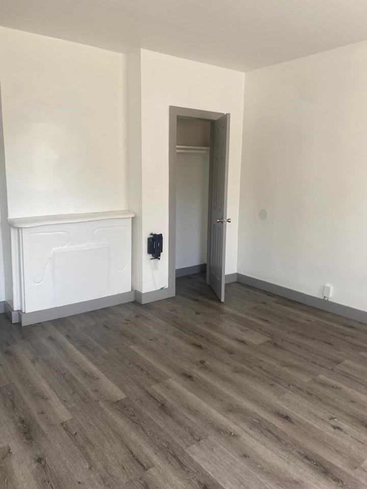 158 Summit Ave #1R - Photo 3 of 11