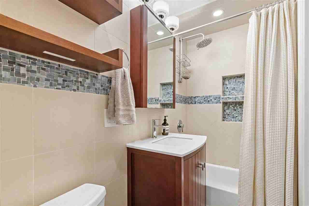 924 Garden St #1R - Photo 6 of 12