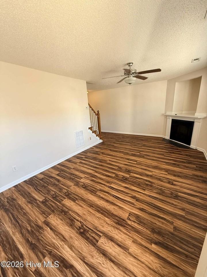 1217 Cross Creek Cir Apt E5 #E5 - Photo 2 of 14