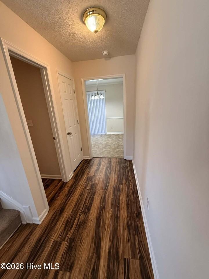 1217 Cross Creek Cir Apt E5 #E5 - Photo 4 of 14