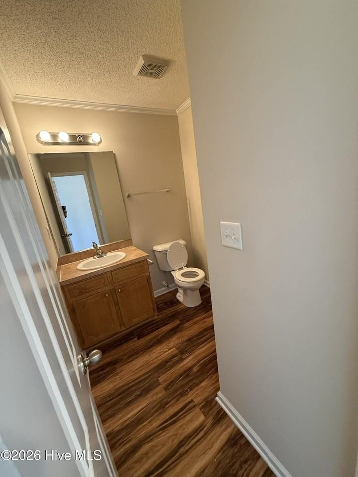 1217 Cross Creek Cir Apt E5 #E5 - Photo 5 of 14