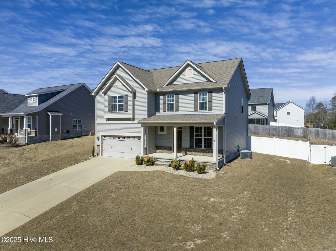 223 Samuel Nicholas Dr - Photo 2 of 37