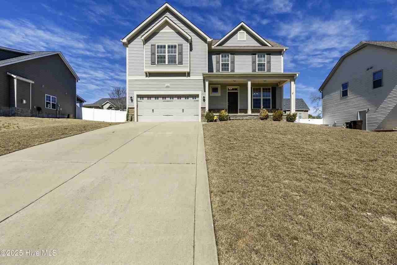 223 Samuel Nicholas Dr - Photo 3 of 37