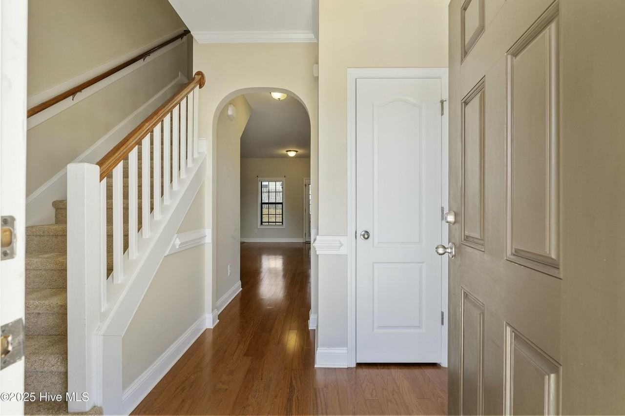 223 Samuel Nicholas Dr - Photo 7 of 37