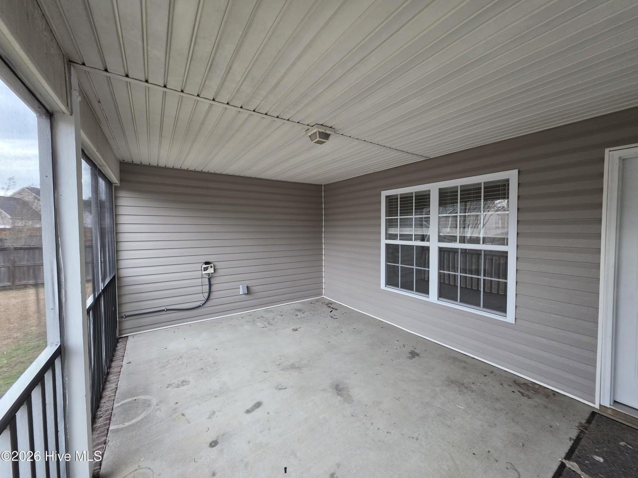 104 Londonberry Ln - Photo 4 of 23