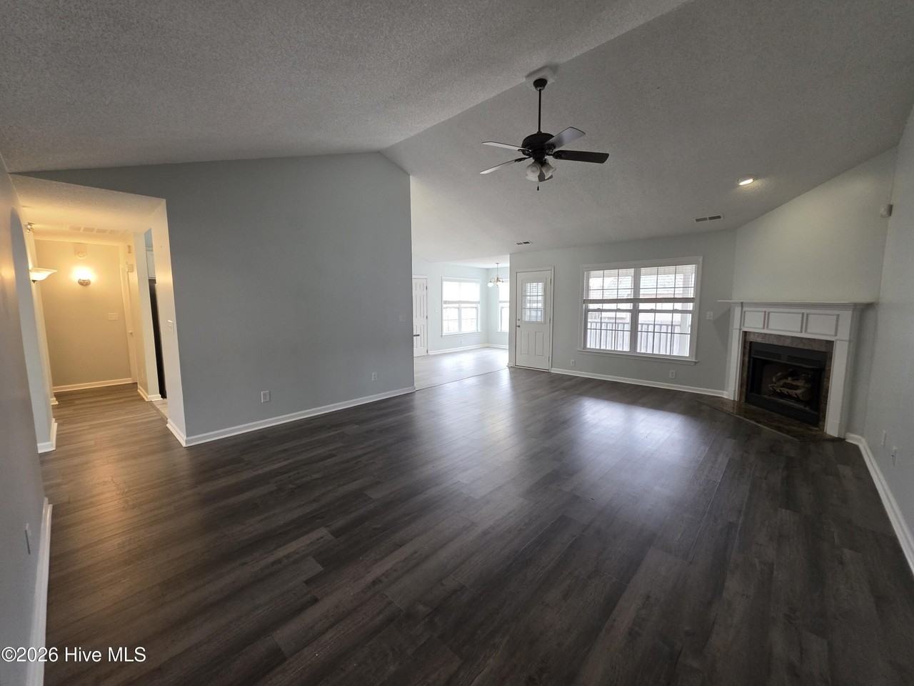 104 Londonberry Ln - Photo 6 of 23