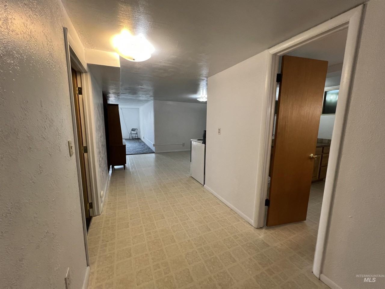 2405 Sunset Dr - Photo 6 of 25