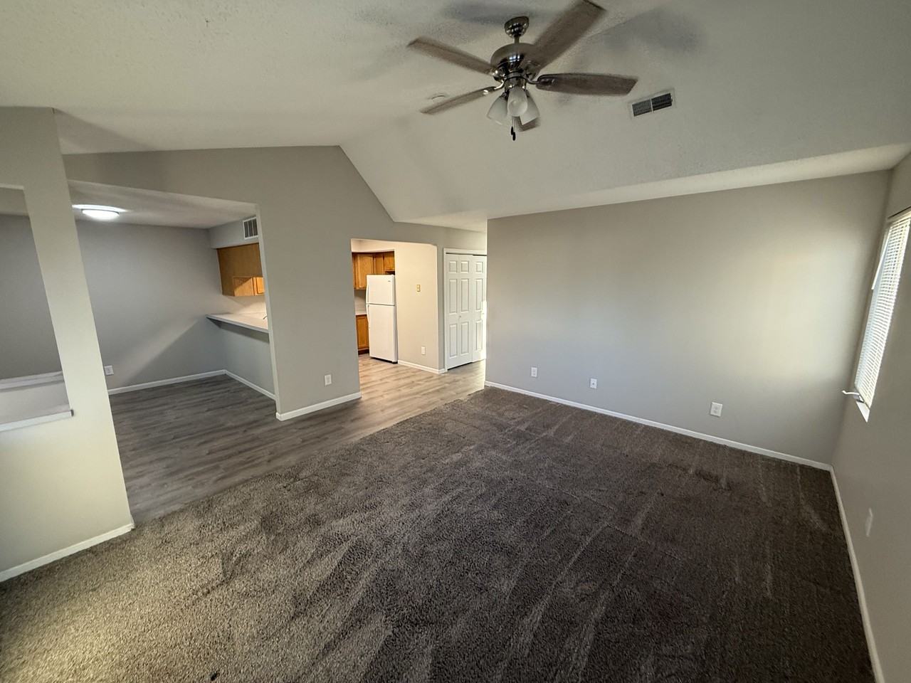 1708 Prairie Ave - Photo 3 of 10