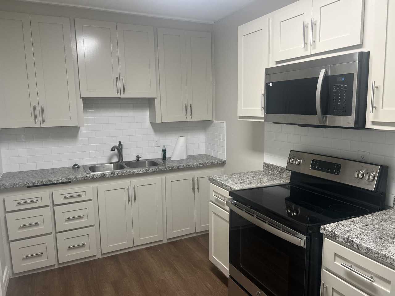 2202 28th St Unit B #B - Photo 2 of 17