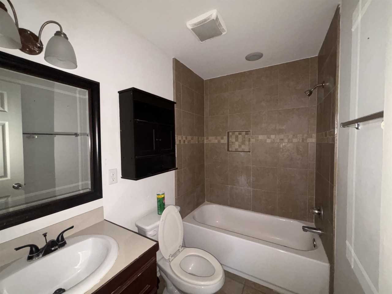 803 E Fremont St - Photo 5 of 18