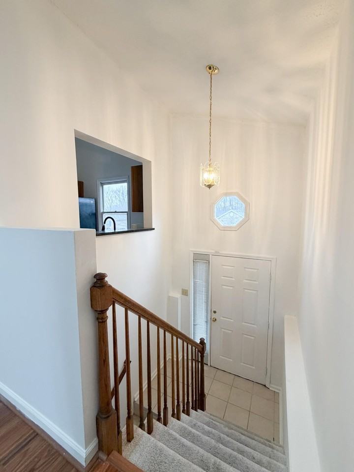 352 Chase Pl - Photo 2 of 18