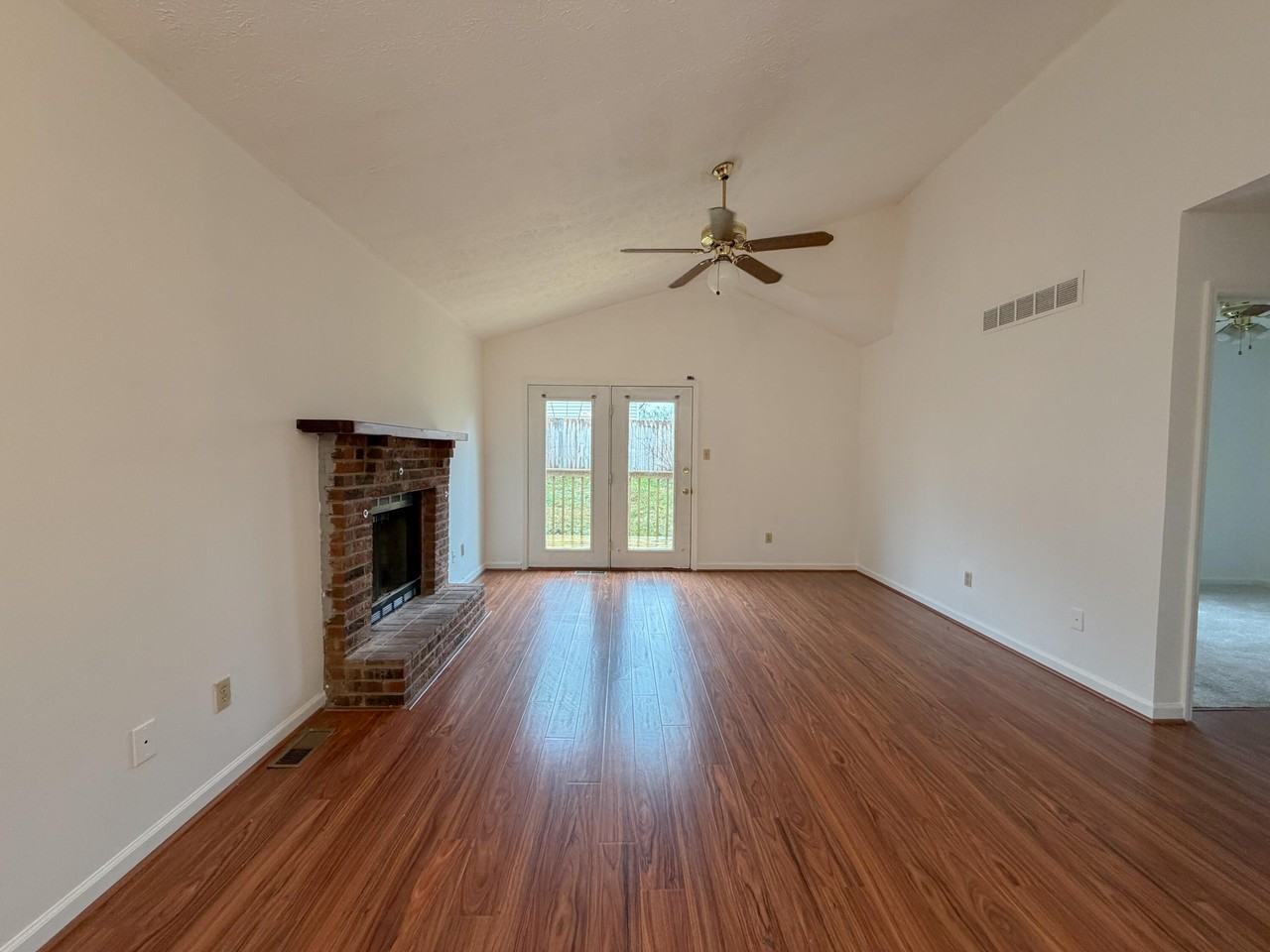 352 Chase Pl - Photo 5 of 18