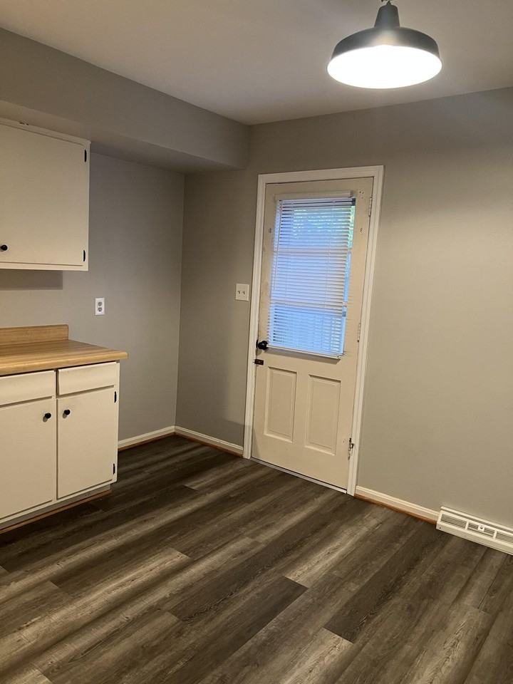 4019 Winnipeg Way - Photo 5 of 24