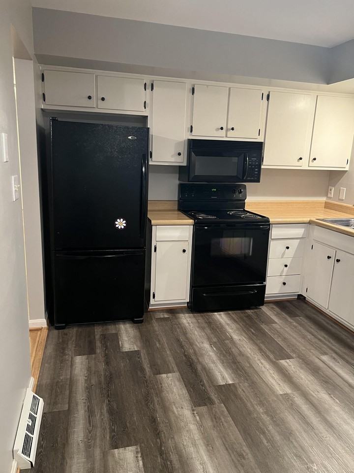 4019 Winnipeg Way - Photo 6 of 24