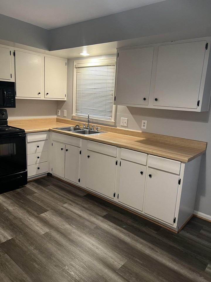 4019 Winnipeg Way - Photo 7 of 24