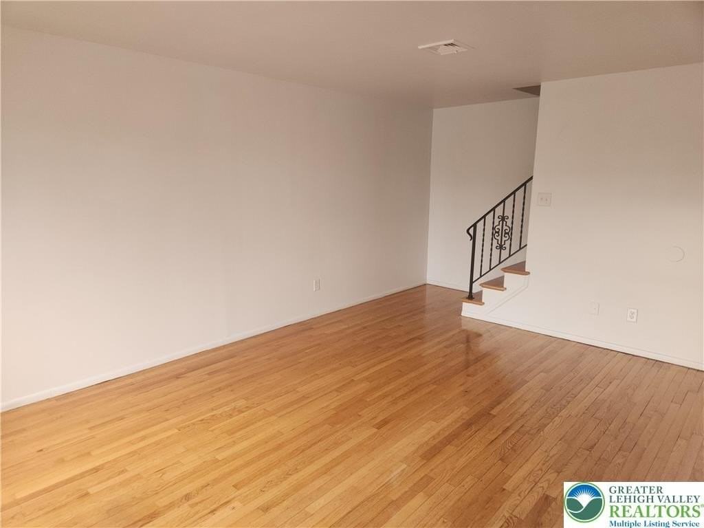 2827 W 28th St - Photo 5 of 23