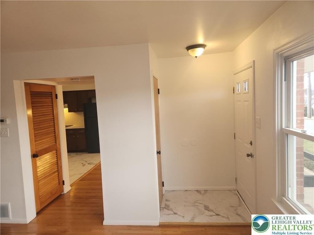 2827 W 28th St - Photo 6 of 23