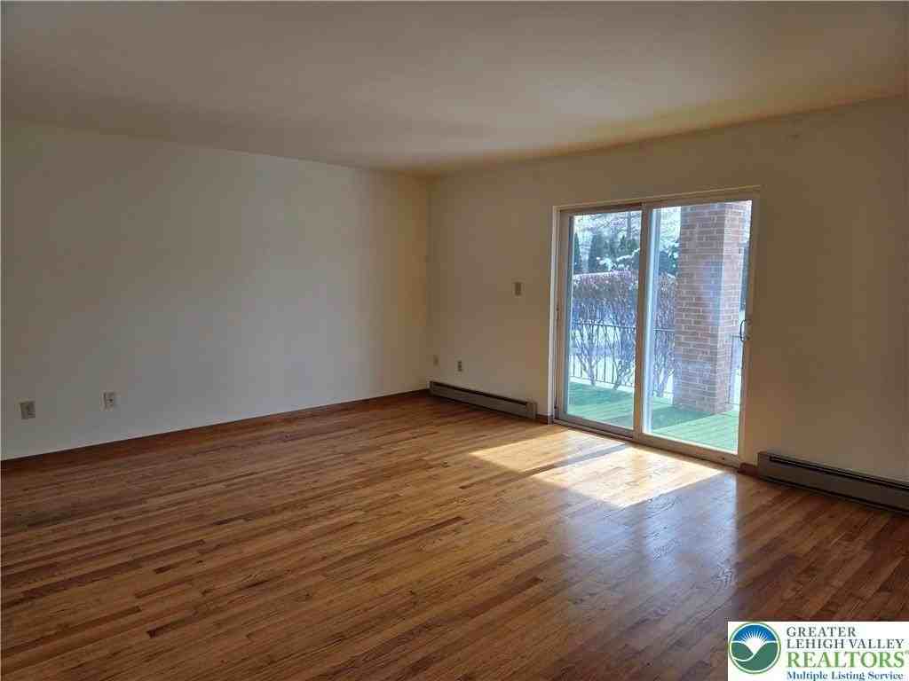 1204 Lewis St Apt 1w #1W - Photo 4 of 13