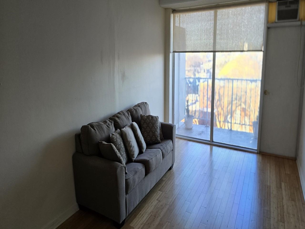 1271 Poplar Ave #906 - Photo 3 of 20