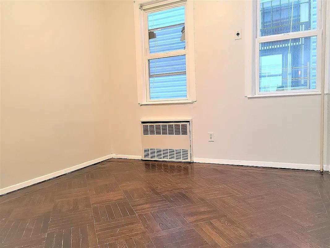 E 15th St #1 - Photo 7 of 8