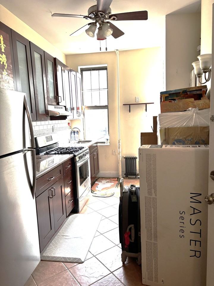 4th St #2A - Photo 6 of 8